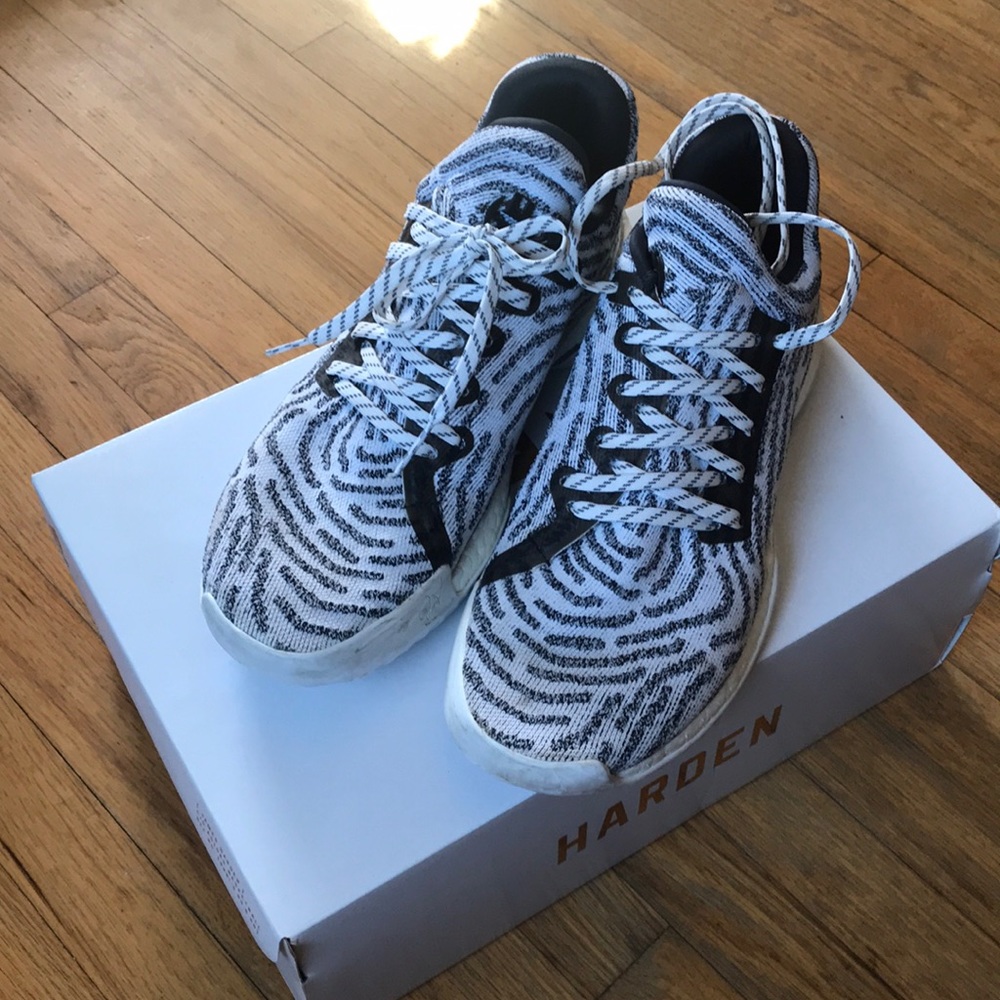 Sold Men’s Adidas Harden, size 11